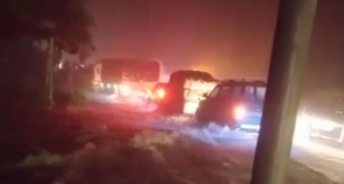 Jalan Medan–Berastagi Lumpuh, Longsor Timbun Rumah dan Pohon Tumbang di Sibolangit