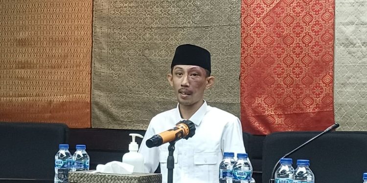 Jawaban Nyeleneh Anggota DPRD Jember Main Game saat Rapat: Takut Sapi Virtual Kelaparan