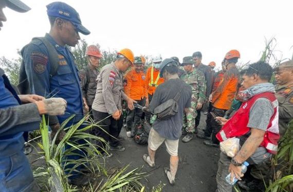 Dua WN Singapura Ditemukan Tewas Berpelukan di Gunung Dukono, Kondisi Jasad Tidak Utuh
