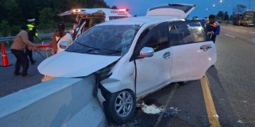 Avanza Tabrak Pembatas Tol Permai, Dua Penumpang Tewas dan Tujuh Luka-luka