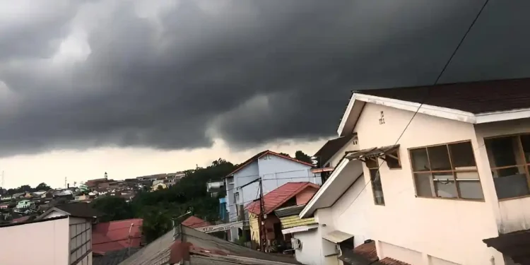 BMKG Prediksi Sejumlah Wilayah di Sumut Diguyur Hujan Hari Ini, Mandailing Natal dan Padang Lawas Waspada