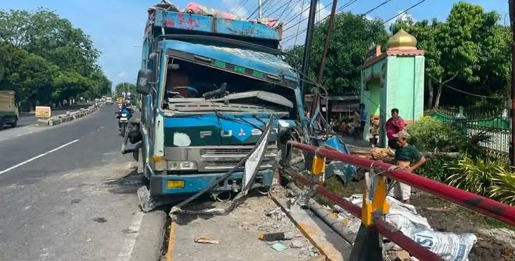Truk Fuso Tabrak Jembatan dan Seruduk Siswa SD di Tanjung Morawa