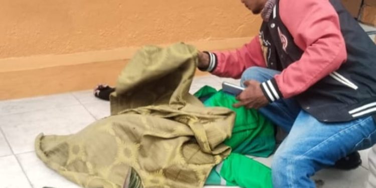Driver Ojol Meninggal Mendadak di Depan Kantor Disdik Medan, Diduga Kelelahan