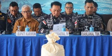 TNI AL Gagalkan Penyelundupan 1,9 Ton Pasir Timah ke Malaysia dari Perairan Karimun