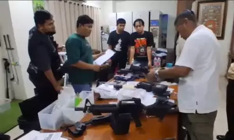 Geger! Polisi Temukan 995 Senjata Api di Ruang Kepala Yayasan Sekolah Swasta di Jaksel