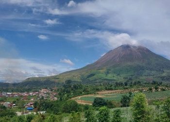 Status Gunung Sinabung Naik ke Level II, Warga Diminta Patuhi Zona Aman