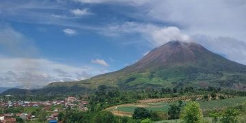 Status Gunung Sinabung Naik ke Level II, Warga Diminta Patuhi Zona Aman