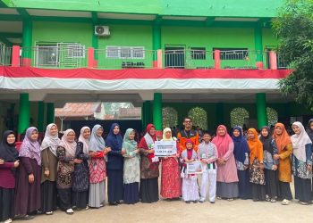 SD Swasta Islam An Nahlu Salurkan Donasi Rp18,1 Juta untuk Kemanusiaan Palestina melalui Dompet Dhuafa Waspada