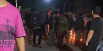 Puluhan Warga Blokir Akses Wisata Sidebukdebuk, Pengunjung Sempat Tertahan