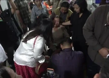 Orangtua Siswa Korban Keracunan MBG Mengamuk di Depan Kepala BGN: Apa Racun yang Dimakan Anak Saya