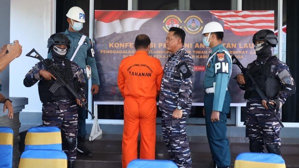 TNI AL Gagalkan Penyelundupan 1,6 Ton Pasir Timah Ilegal di Perairan Lingga, Nilai Barang Bukti Capai Rp1,3 Miliar