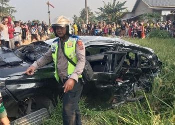 KA Siantar Express Tabrak Avanza di Sergai, Satu Penumpang Tewas