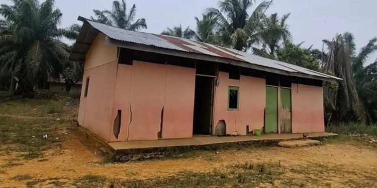 Miris, Sekolah SDN 007 Kampar Bertahan 22 Tahun dengan Dinding Triplek