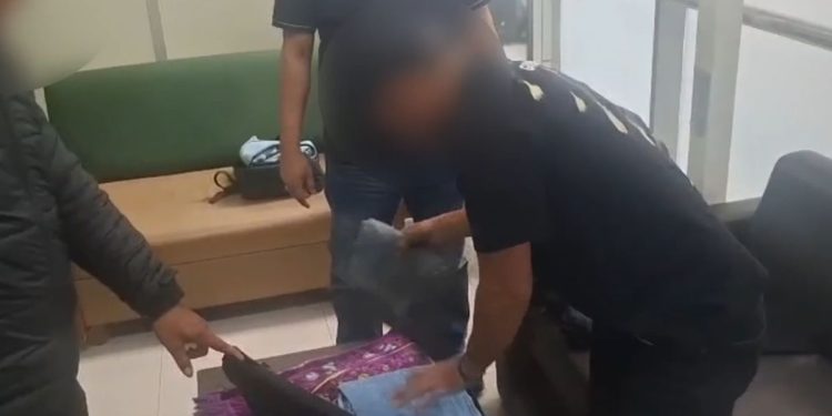 Bawa 1 Kg Sabu dalam Lipatan Celana, Penumpang Pesawat Ditangkap di Bandara Kualanamu