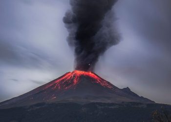 Empat Gunung Api Meletus dalam Sehari, Ahli Ungkap Fakta Sebenarnya