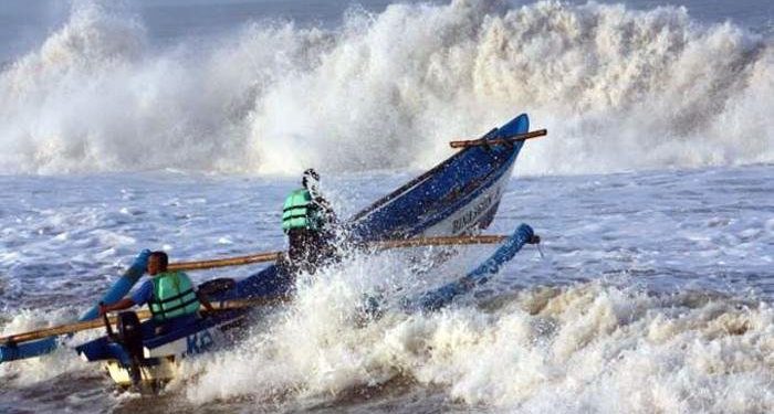 Gelombang Tinggi Mengintai 6 Perairan Sumut, Nelayan Diminta Waspada