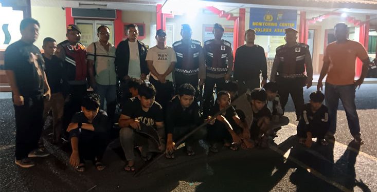 10 Anggota Geng Motor Diamankan Polisi di Asahan, Polisi Sita Senjata Tajam Berbentuk Sabit