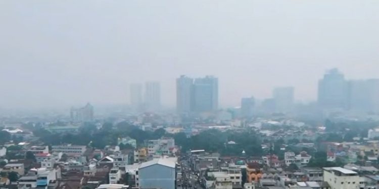 Kabut Asap Masih Selimuti Sumatera Utara, BMKG Sebut Hujan Berpotensi Membantu Mengurangi Asap