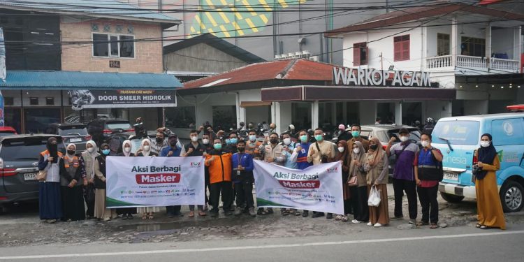 Gelar Aksi Sejuta Masker, FOZ Sumut Bagikan Masker Gratis kepada Pengguna Jalan di Medan