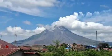 Aktivitas Vulkanik Menurun, Status Gunung Sinabung Turun dari Siaga ke Waspada