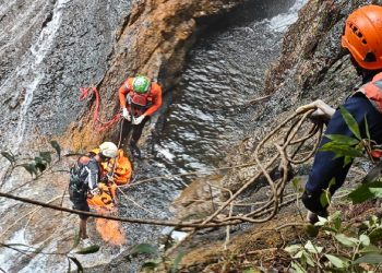 Tragis! Wanita 25 Tahun Tewas Tergelincir Saat Mandi di Air Terjun Robo Harau Sumbar