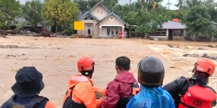 672 Warga Mengungsi, Banjir Rendam Sejumlah Permukiman di Kota Padang