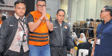 KPK Tahan Bupati Klaten dan Kepala BPK Jawa Tengah, Uang Rp1,9 Miliar Disimpan dalam Ember Biru